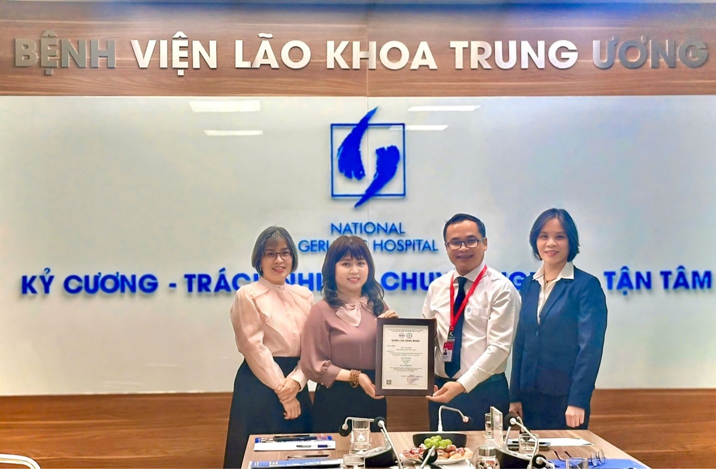 Trao Chứng chỉ công nhận VILAS Med 221